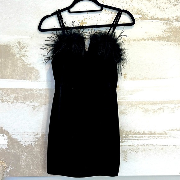 Dresses & Skirts - Mini Feather Velvet Black Dress